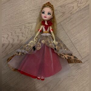 Ever After High Doll Apple White Thronecoming